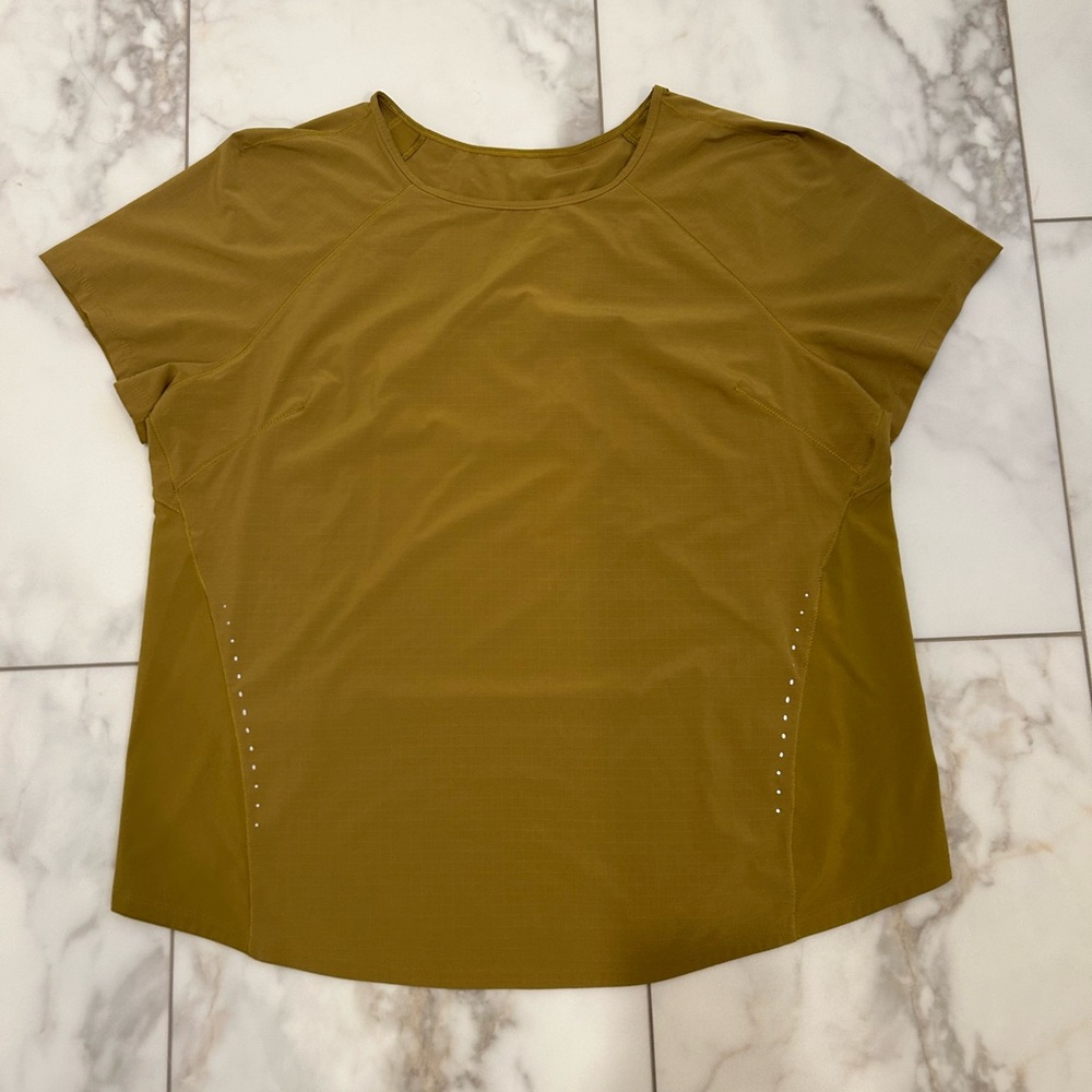 Lululemon Workout Top - Picture 2 of 3